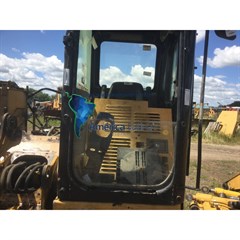 INFERIOR PARABRISA - CAT - 314C / 321C / 314CL / 314DL / 321CL / 321DL - 1961495